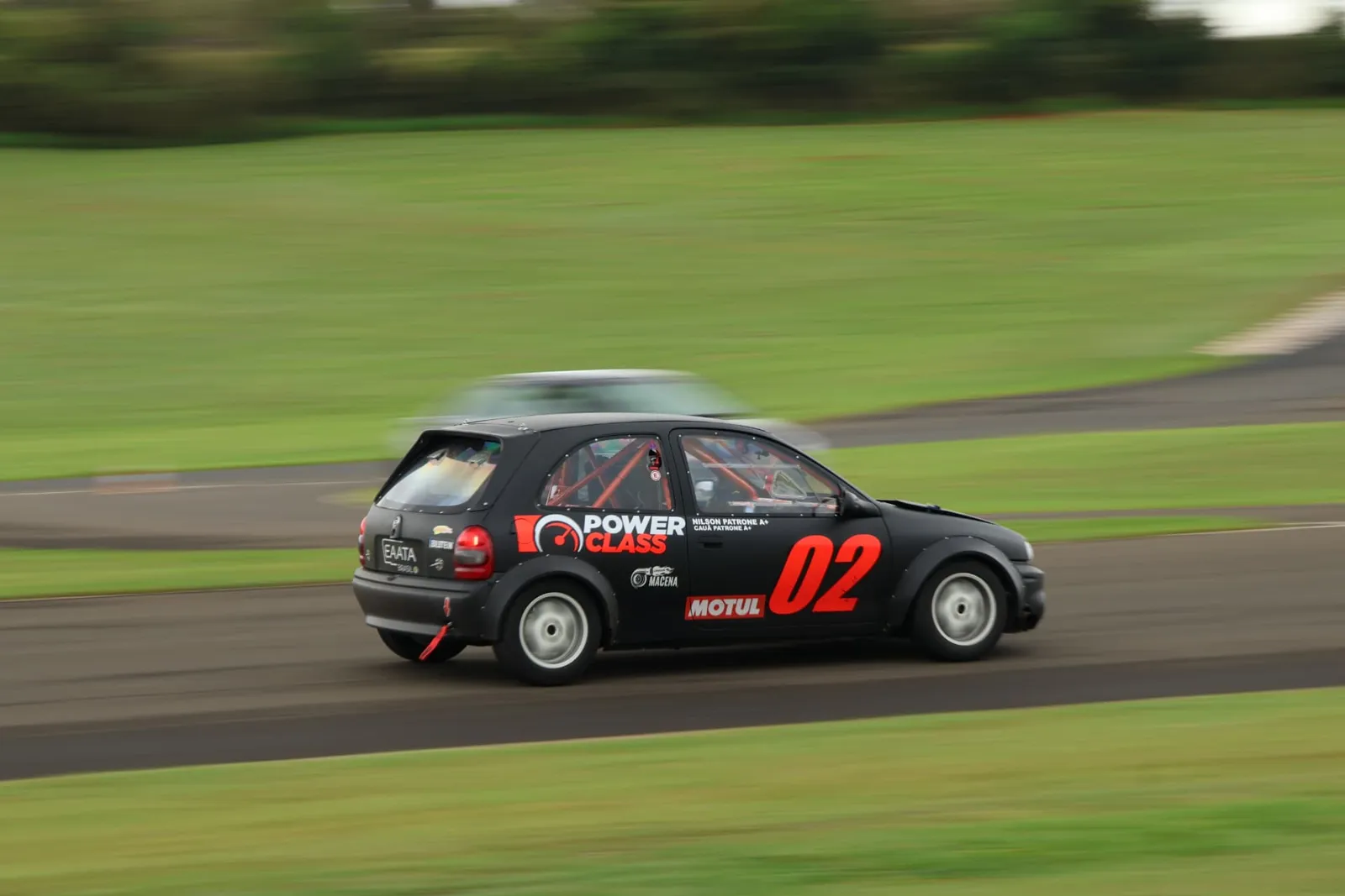 Carro Power Class número 02 em velocidade