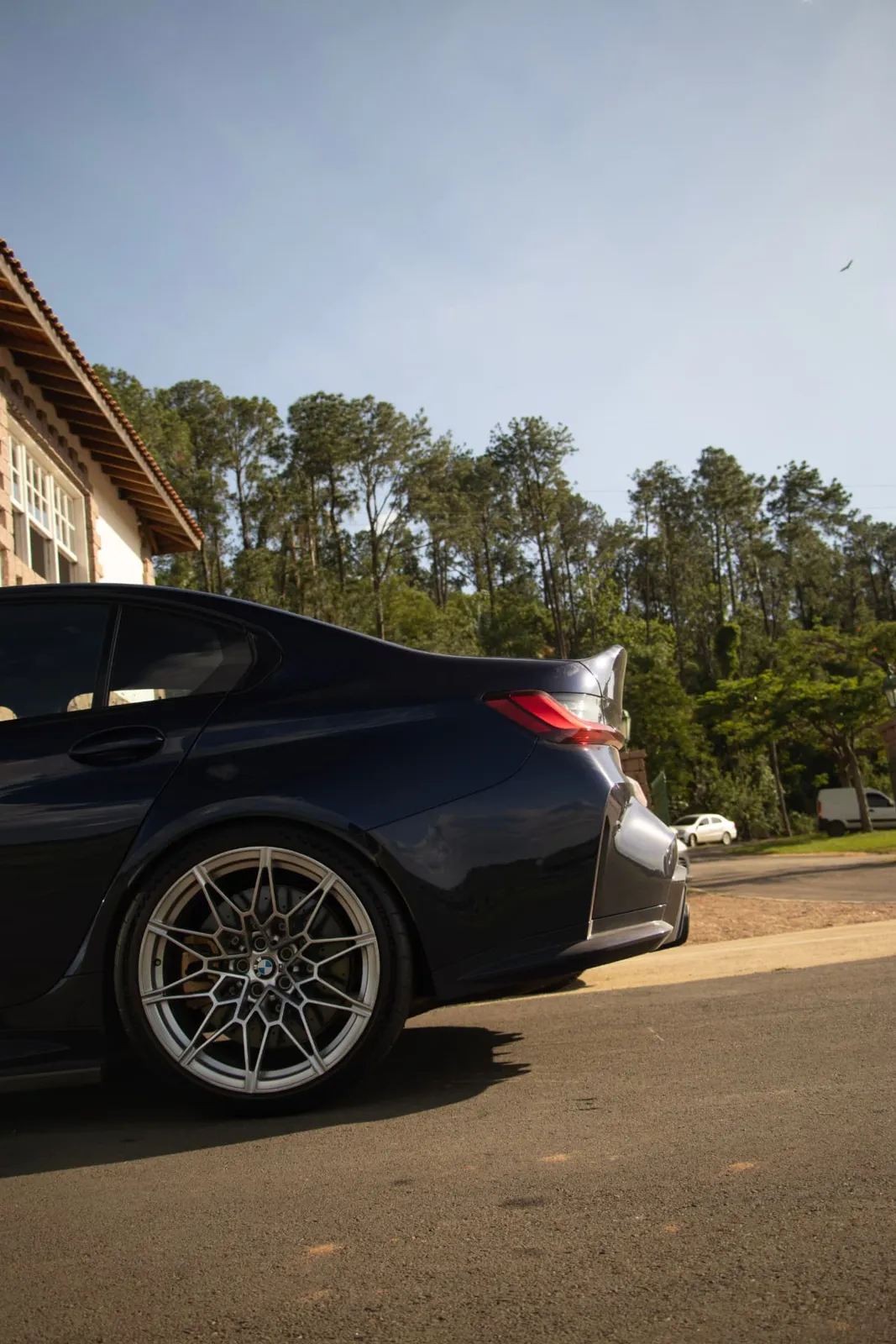 Detalhe da roda e lanterna do BMW M3