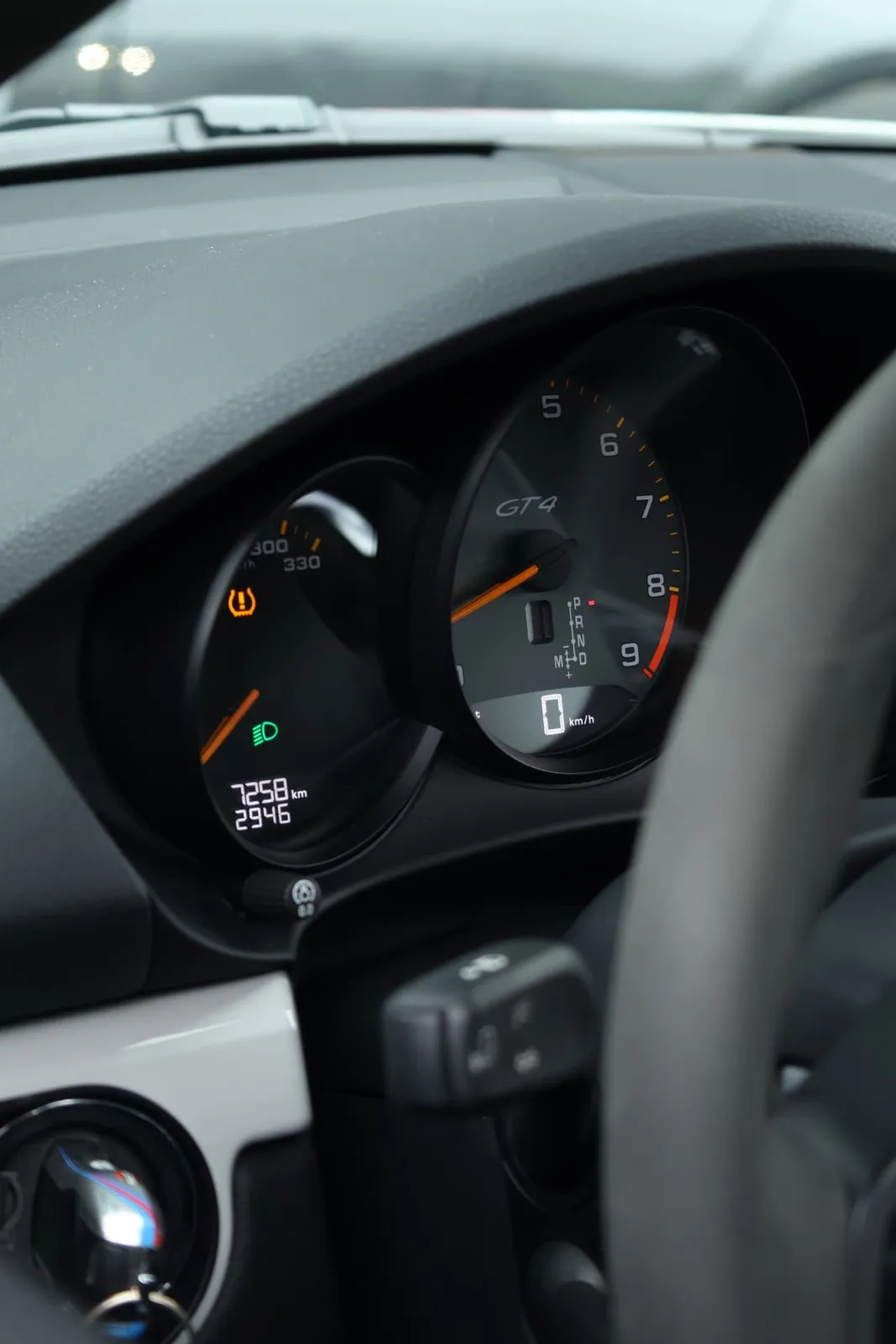 Painel do Porsche Cayman GT4